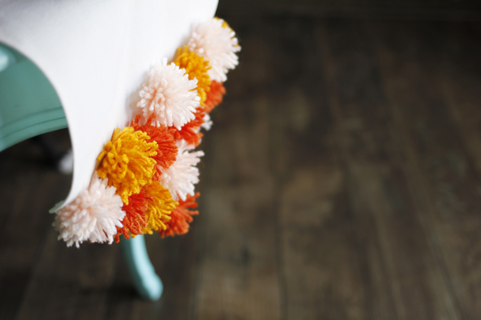 DIY Pom Pom Table Runner