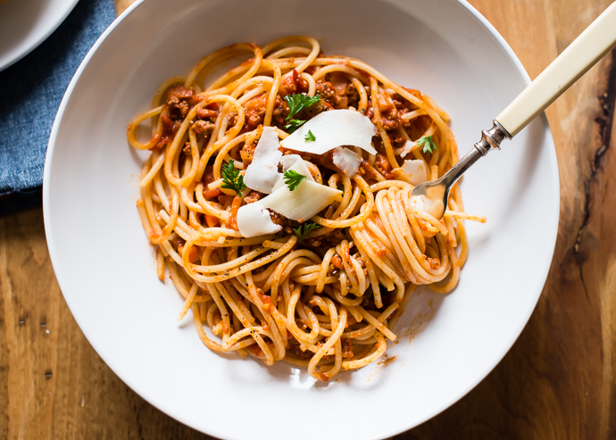 slow cooker tomato sauce with grass fed beef